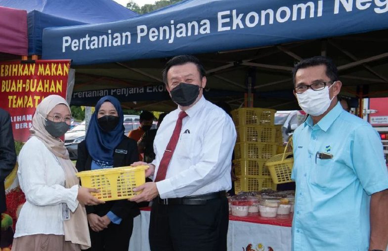 ums taufiq yap yun hin 2022 Universiti awam Sabah anjur bazar ramadan galak mahasiswa niaga untuk jana pendapatan