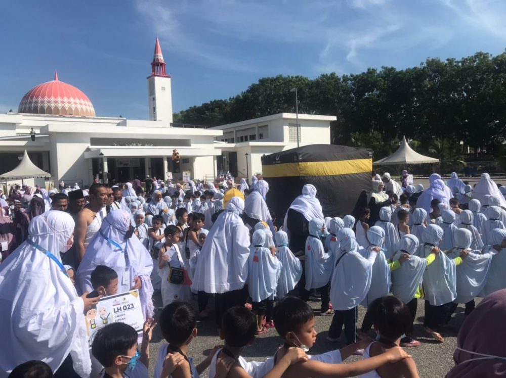 little-caliphs-haji