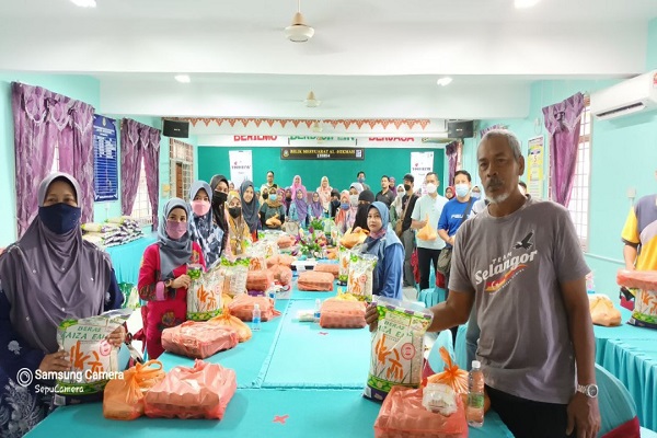 ‘The Food Bank Project’ bantu keluarga murid yang memerlukan