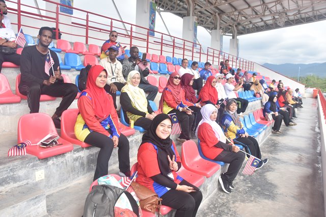 Gambar 3- Antara warga UPSI yang menghadiri program Perhimpunan Bulanan UPSI di Stadium UPSI