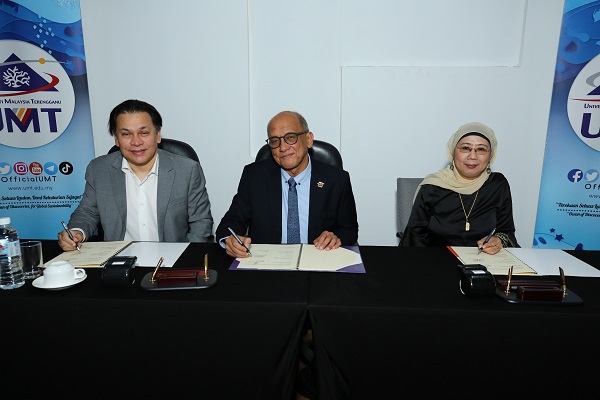 UMT, Yayasan KRU jalin kerjasama dalam bidang keusahawanan dan industri kreatif