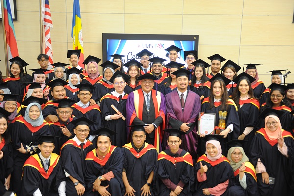 Dr Wong penerima pertama anugerah Osman Ali